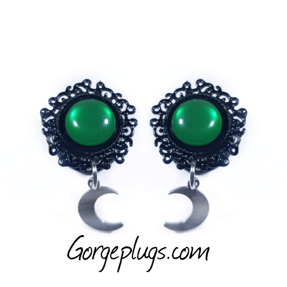 "Charmed" Dangle Plugs In Green ( 0g- 1")
